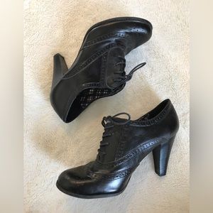 American Eagle Outfitters Black Oxford Heels